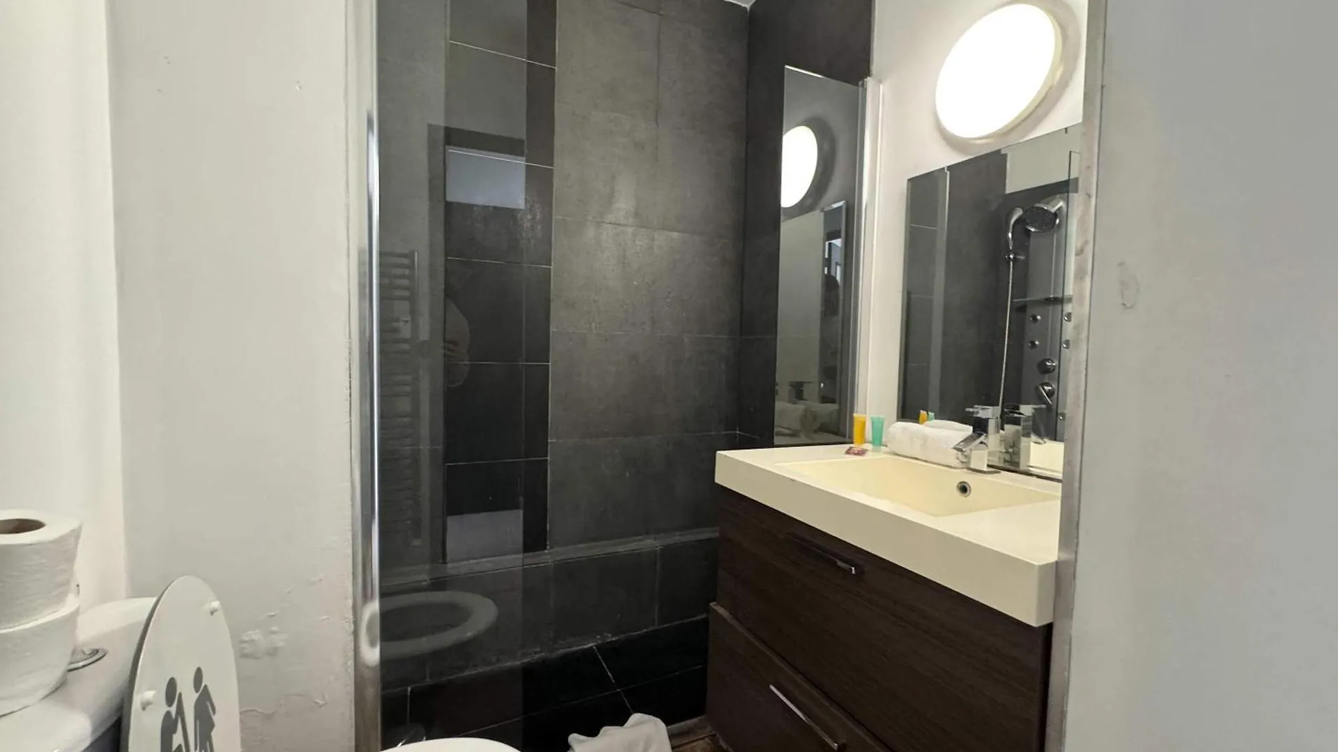 C067-Beau Studio A 100 M Des Plages Et Proche Palais Cannes