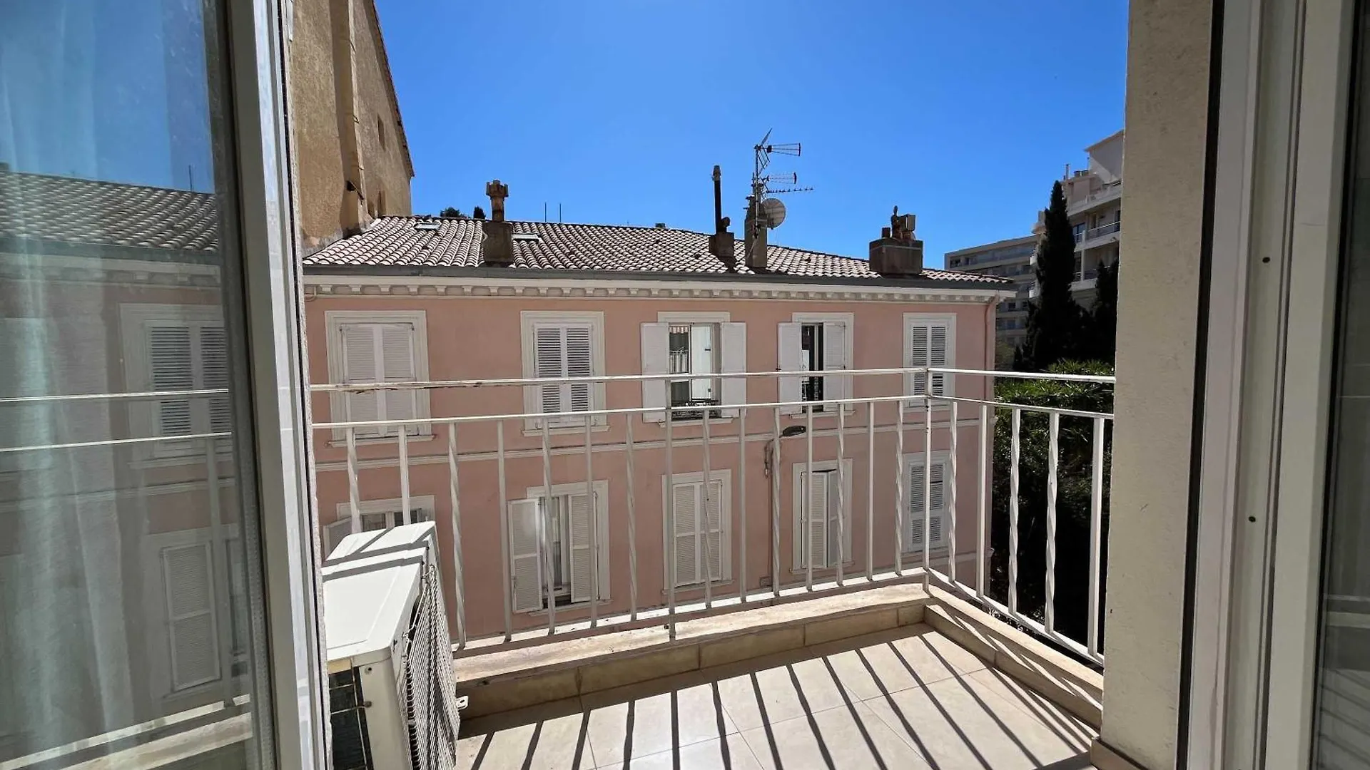 C067-Beau Studio A 100 M Des Plages Et Proche Palais Cannes France
