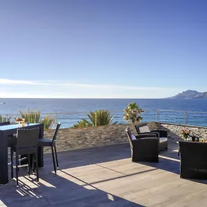 Cocoon In Sea View. Apartment