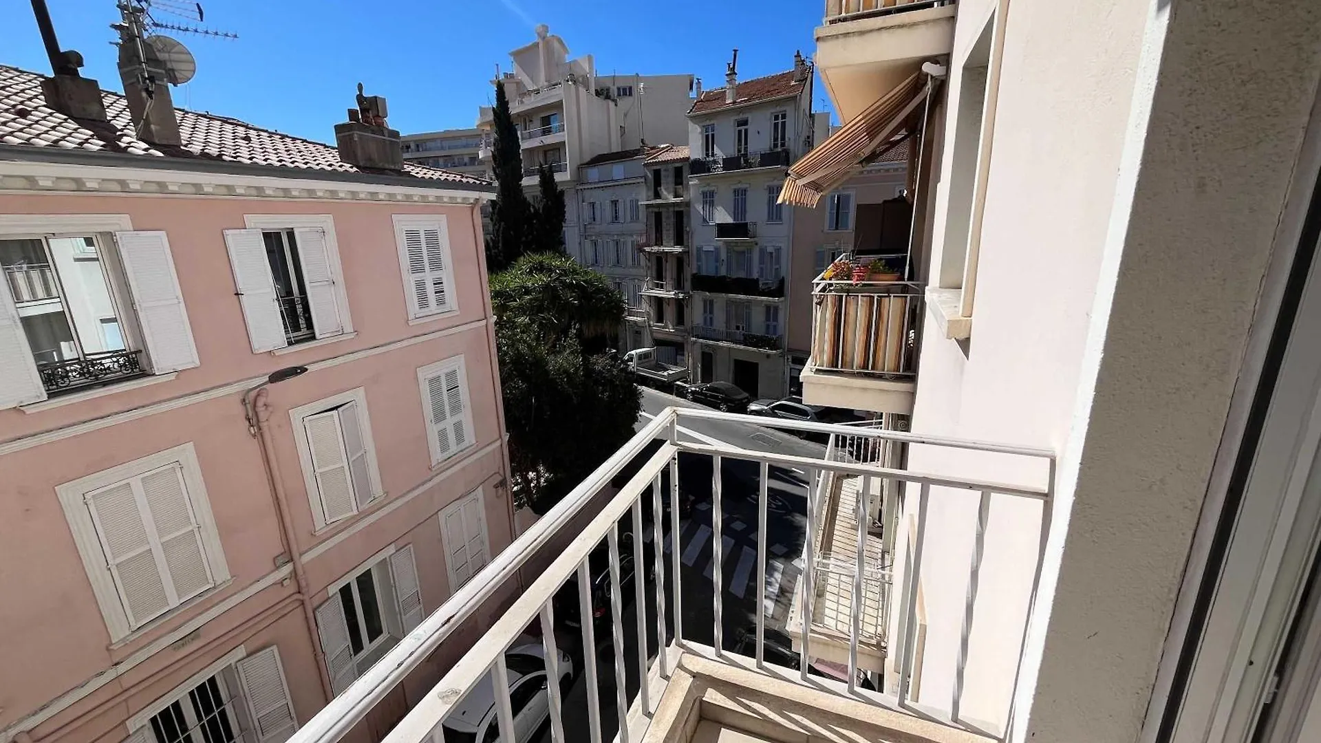 C067-Beau Studio A 100 M Des Plages Et Proche Palais location